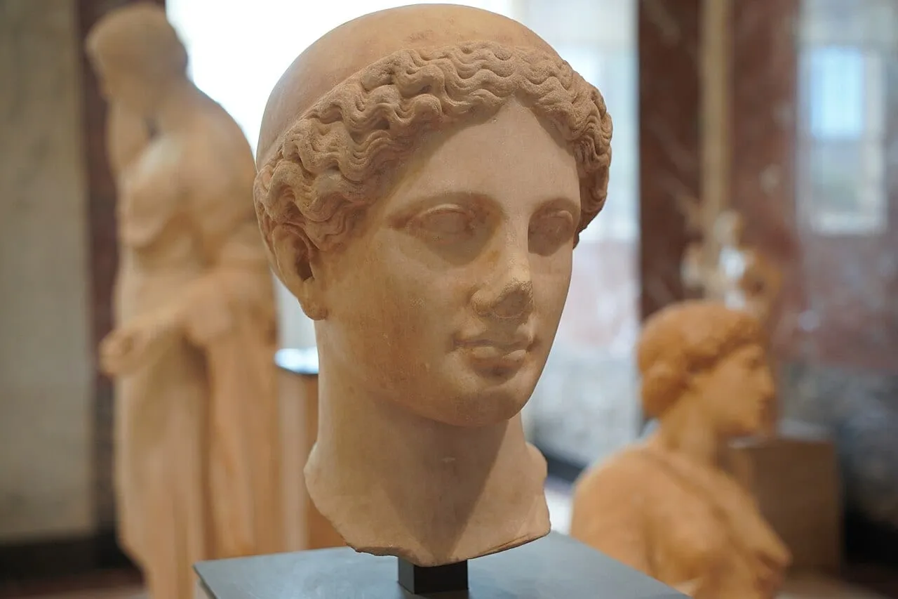 Marmurowa głowa Hery, kopia posągu typu Hera Borghese