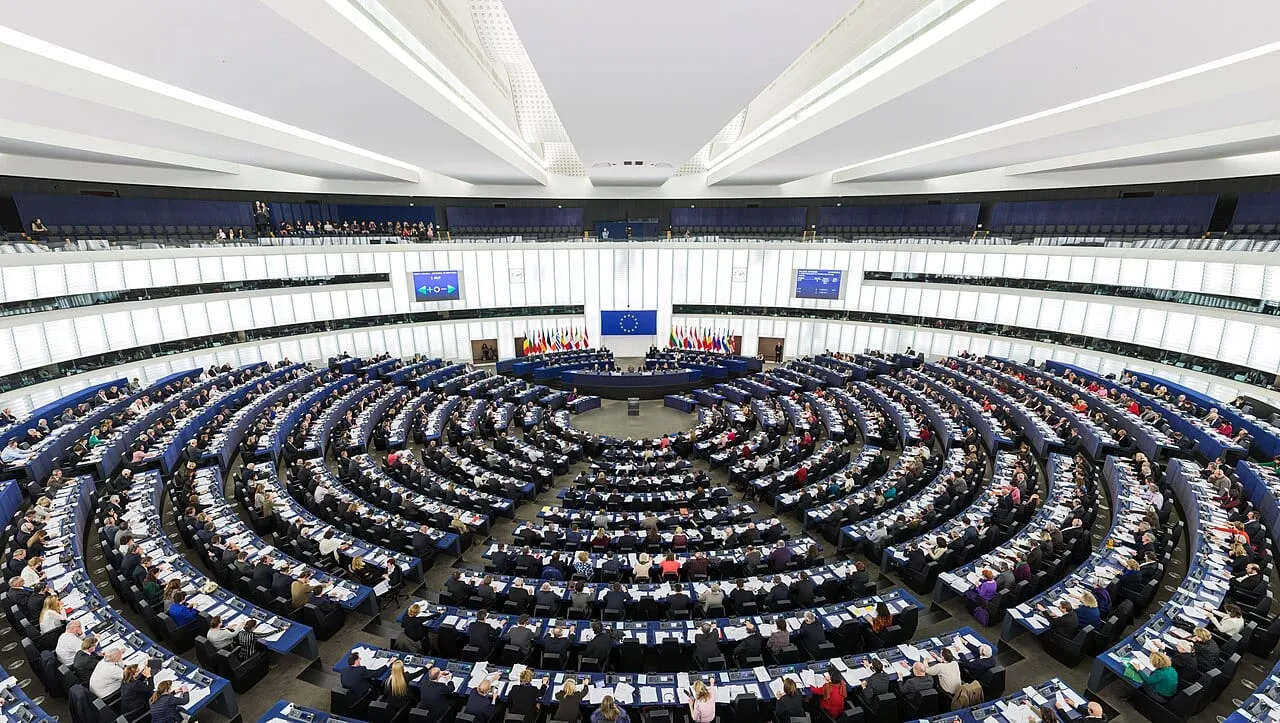 Sala plenarna Parlamentu Europejskiego w Strasburgu