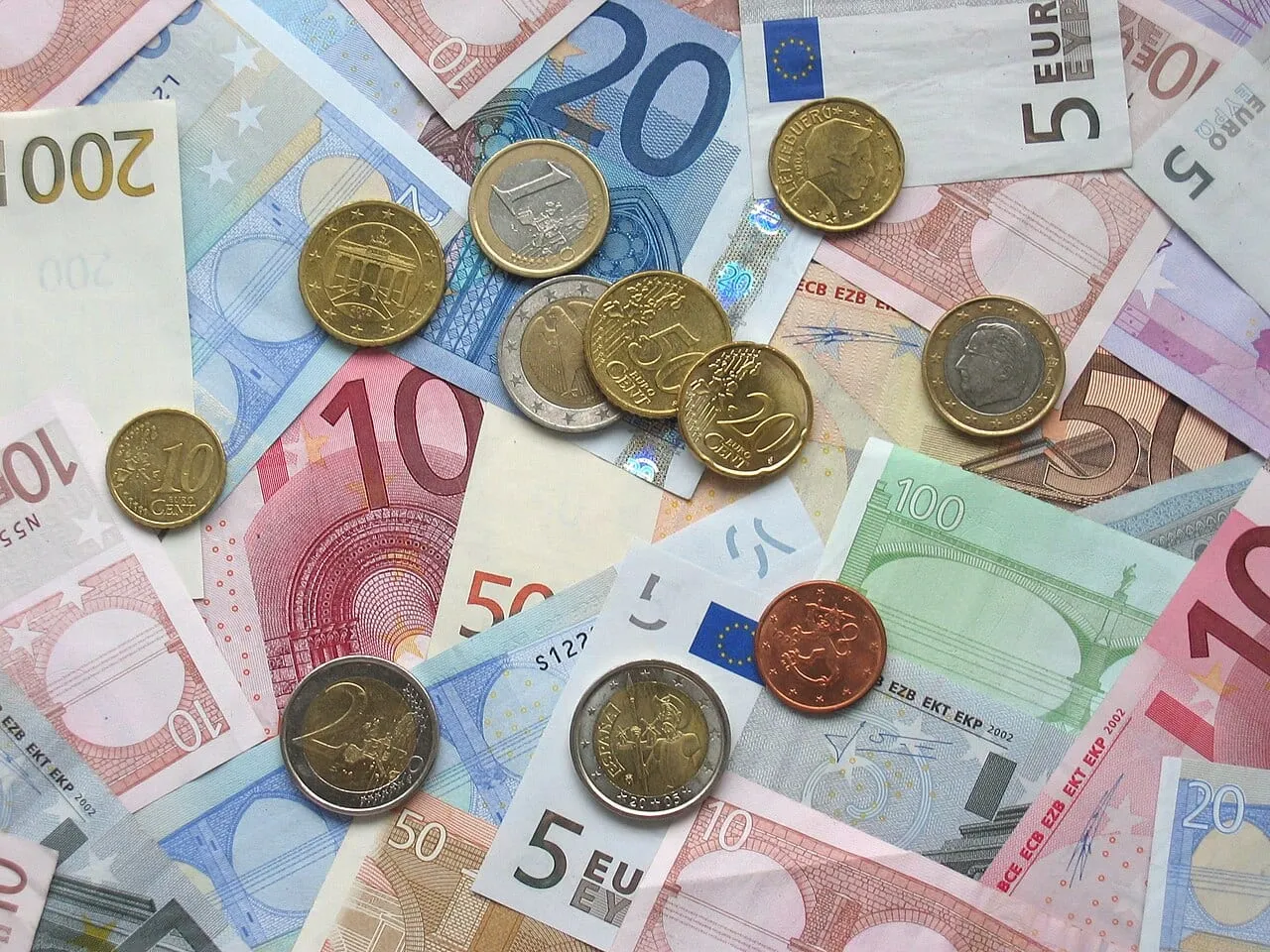 Banknoty i monety euro, waluta obowiązująca w Grecji