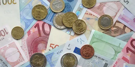 Banknoty i monety euro, waluta obowiązująca w Grecji