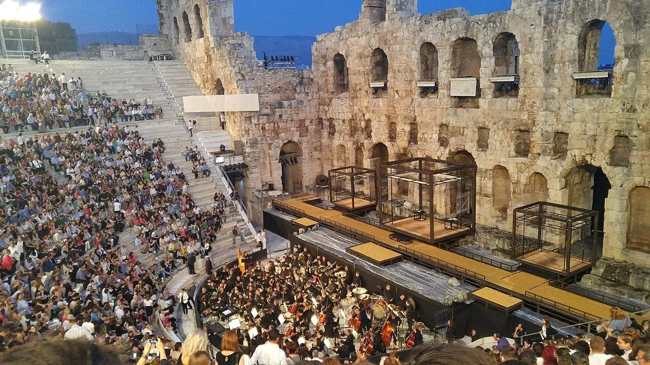 Odeon Heroda Attyka w Atenach podczas przedstawienia operowego