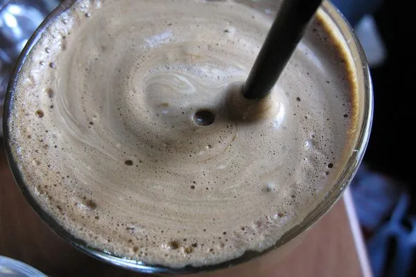 Hipnotyzująca pianka cafe frappe