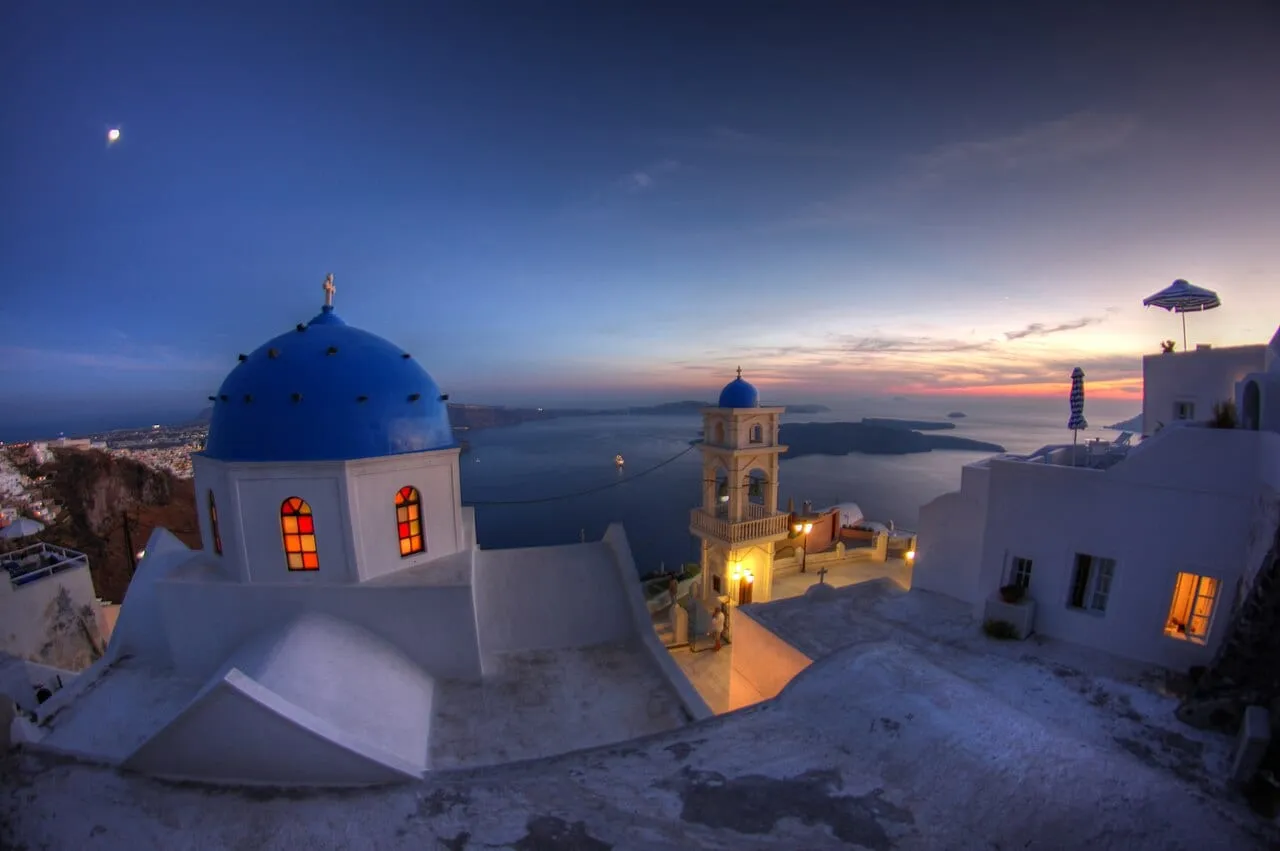Kościół Zmartwychwstania w Imerovigli na Santorini