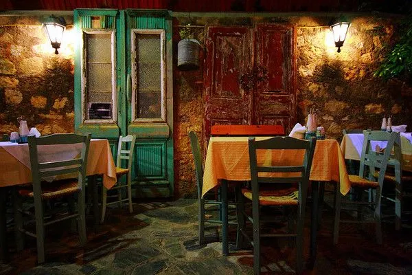 Grecja | Jedna w wielu urokliwych restauracji w Chanii