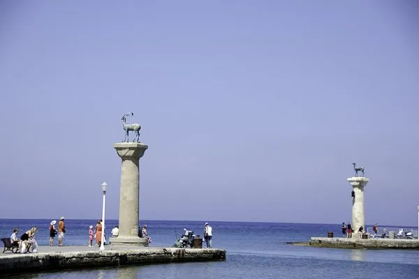 Grecja | Port Mandraki, tu dawniej stał Kolos Rodyjski