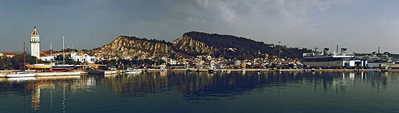 Panorama miasta Zakynthos i jego portu