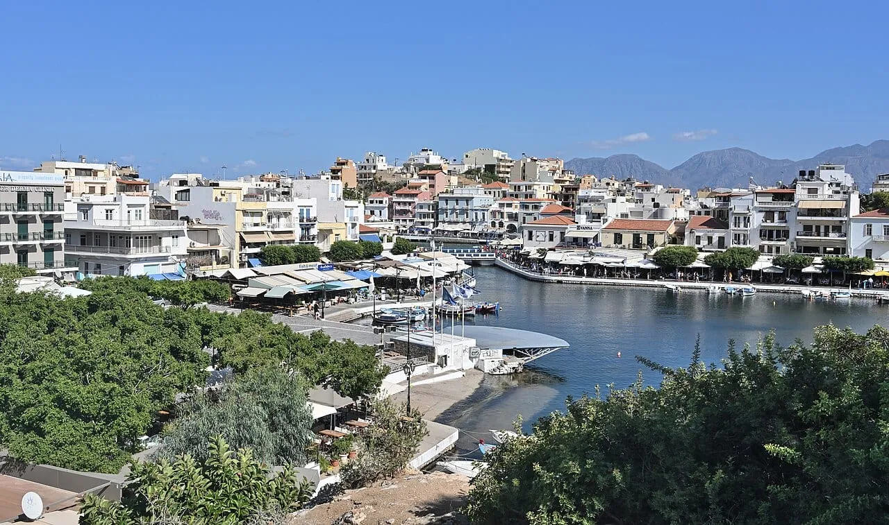 Jezioro Voulismeni w Agios Nikolaos na Krecie