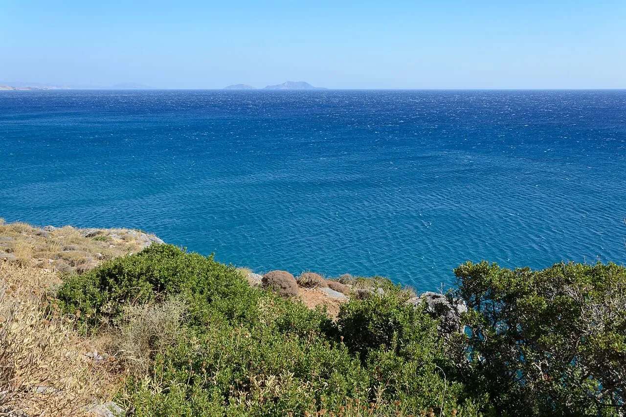 Wysepki Paximadia i Morze Libijskie przy plaży Preveli