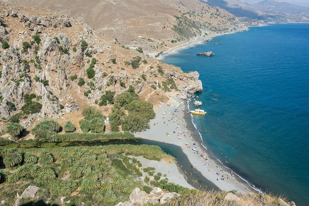 Palmowa plaża Preveli i ujście rzeki Megalopotamos na Krecie
