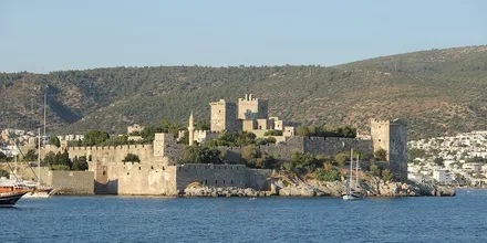 Zamek w Bodrum widziany od strony morza
