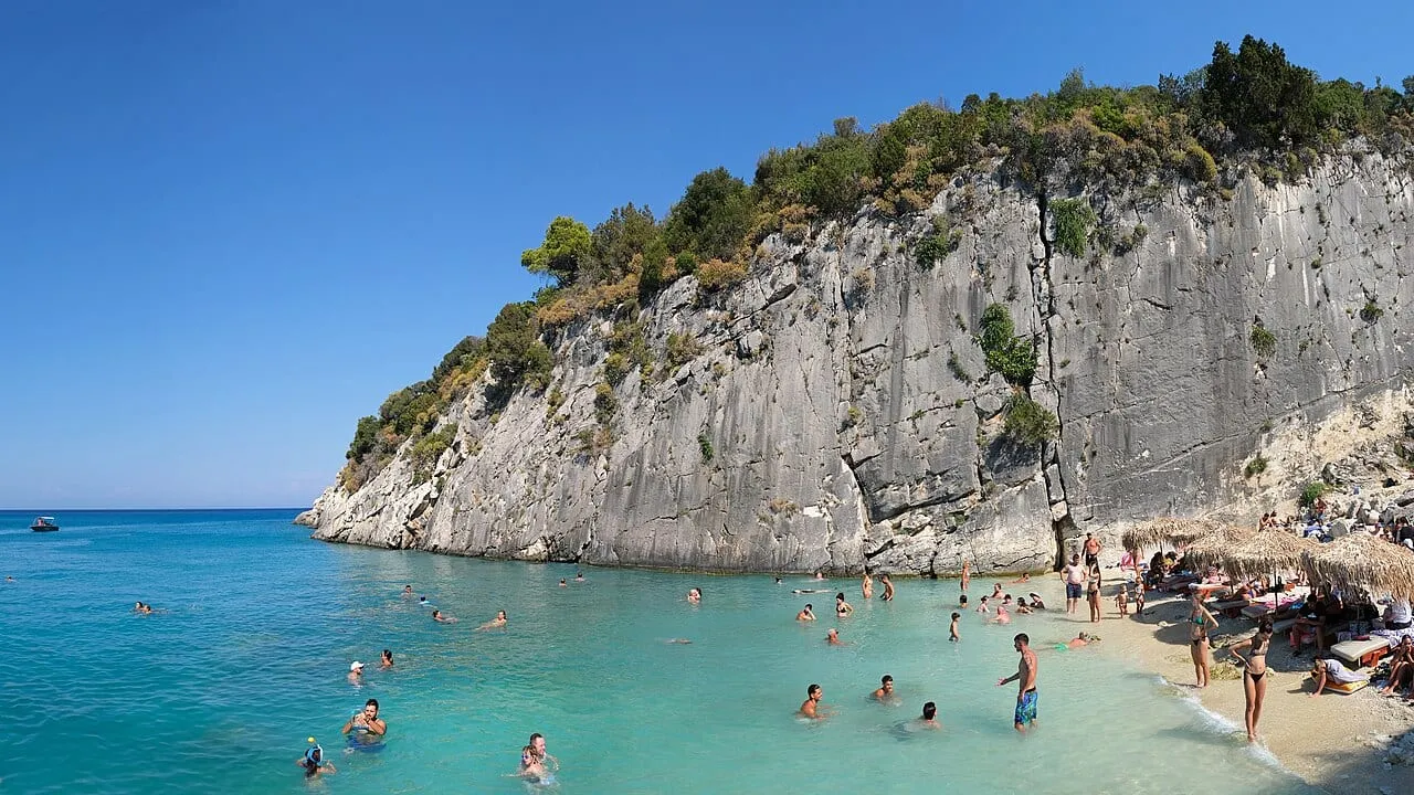 Plaża Xigia z siarkowymi źródłami na Zakynthos