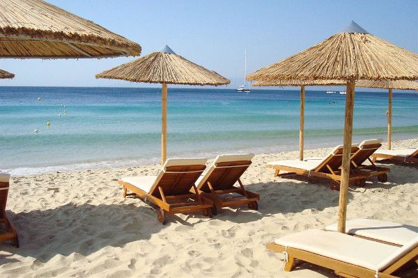 Plaża Koukounaries w Grecji